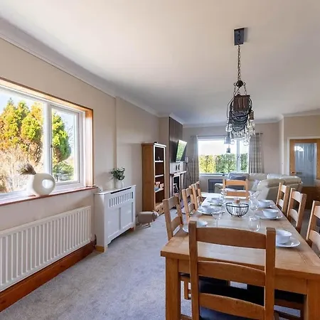 Holiday home Spacious 4-bed District Getaway For Groups Mealsgate