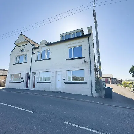 Spacious 4-bed District Getaway For Groups Mealsgate