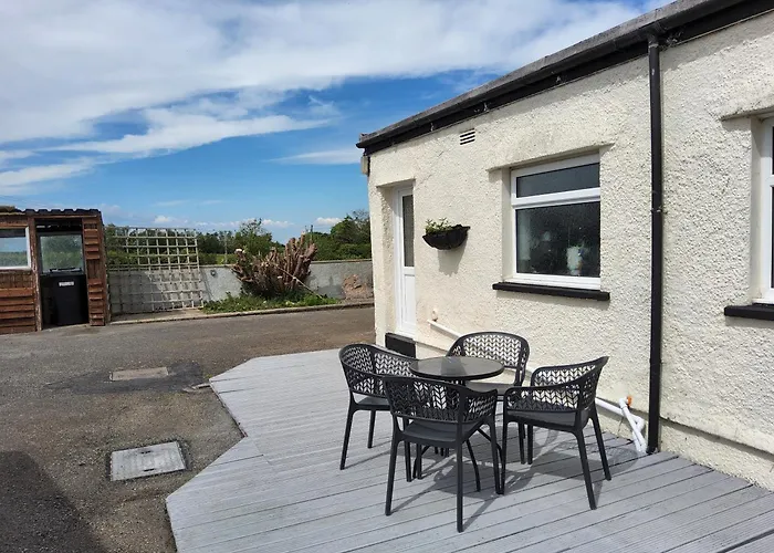 Nyaraló Spacious 4-bed District Getaway For Groups