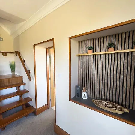 Tatil Evi Spacious 4-bed District Getaway For Groups *