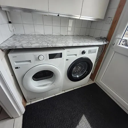 Tatil Evi Spacious 4-bed District Getaway For Groups *